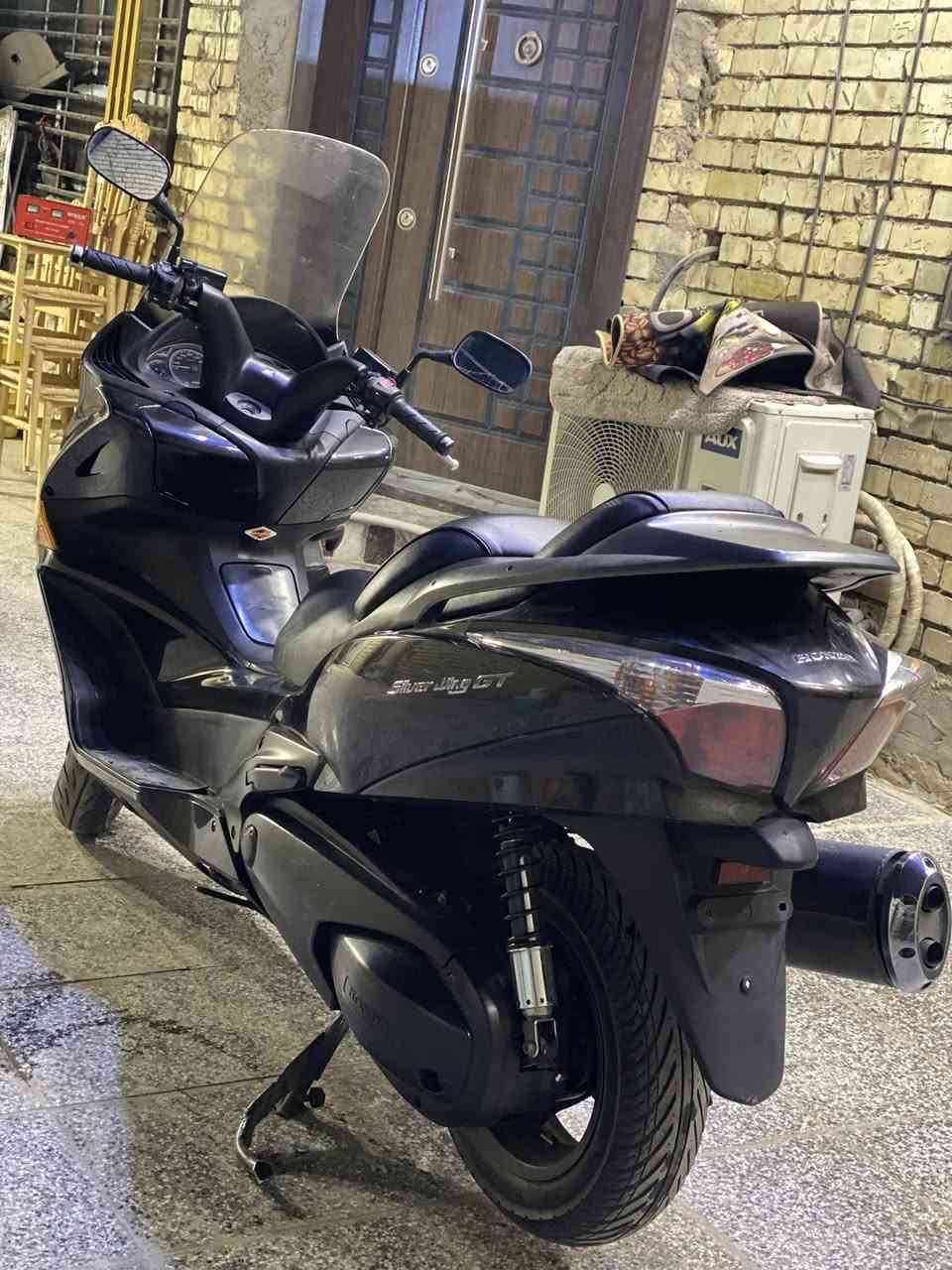 السلام عليكم سلفر جيتي 400 دراجه وكاله علي مدلل جديده كفاله عامه فقط اكو خدش مال وكاله سعرها 24 وبيها مجال حك الجيه الانتصال *********** بغداد الزعفرانيه
