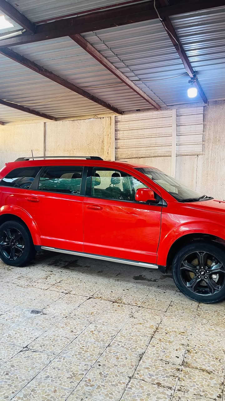 دوج جورني كروس رود فئه اس كامل مواصفات 
موديل 2019 وارد امريكي رقم ذي قار .السيارة حرة
محرك 2400
لون برتقالي 
سبعة راكب 
ثلاث قطع تبريد 
تحكم ستيرن +حساسات +شاشة كبيرة +داش كام امامية خلفية 
الدفع العجلات الامامية 
تدفئة +تبريد+كشنات كهربائية +مثبت سرعة + شاشه بلاد + خرائط جي بي اس +بلوتوث +تشغيل بصمة +حدادية تخبل 
الضرر جاملغ الايمن مع صبغ الباب صف السايق الايرباكات غير سليمة 
المسافة المقطوعة 60.000ميل
***********
