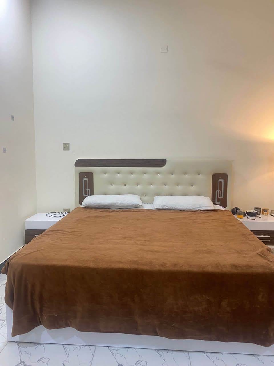 سلام عليكم غرفة نوم للبيع بحالة جيدة نضيفة تفاصيل اكثر تواصل على رقم

+964 773 790 2462
أيضا يوجد غراض بيت للبيع مثل سبالت غسالة جديدة بعدها بالجيس ثلاجه كناتير ثنين جرابي ثنين


**إذا كنت صاحب هذا الإعلان وتريد حذفه لأي سبب، رجاءا أرسل رسالة إلى الدعم الفني**