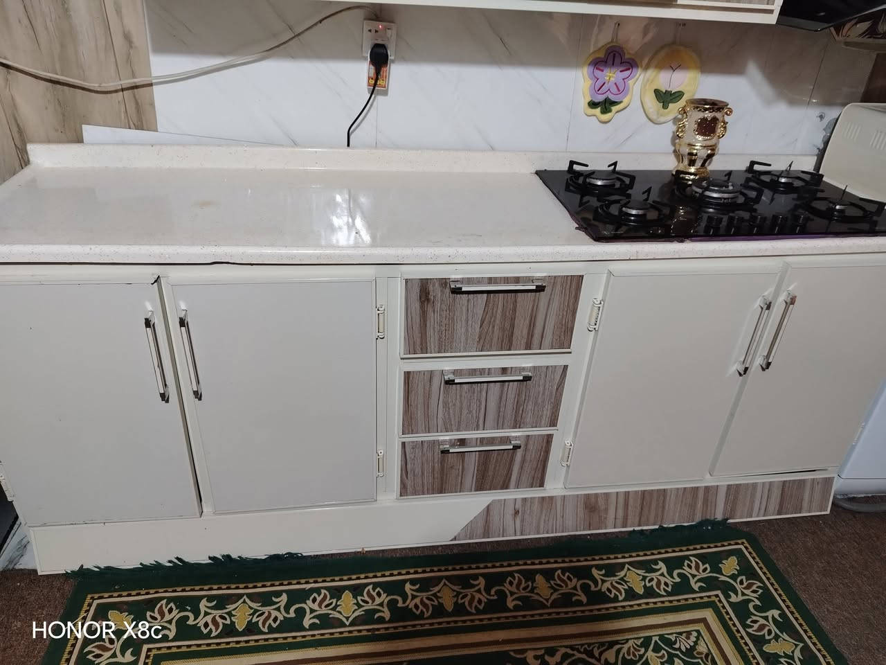 السلام عليكم كاونتر للبيع نضيف مثل ما واضح بصوره ويا ساحبه وطباخ ممستخدمات ابد ولا مره للبيع 
السعر 550وبي مجال


**إذا كنت صاحب هذا الإعلان وتريد حذفه لأي سبب، رجاءا أرسل رسالة إلى الدعم الفني**