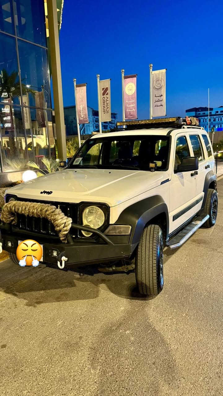 السلام عليكم جيب ليبرتي 2010 جاهزه من كلشي بيهه بابين  صبغ (تقرير موجود )(مزودة) مكينه گير جديد حداديه نظيفه سنويه 26 تنتهي بشهر ل6 السياره عدي بيهه وكاله راعيه بغداد مكاني بالبصرة 
***********
السعر (98 )والشراي يدلل
