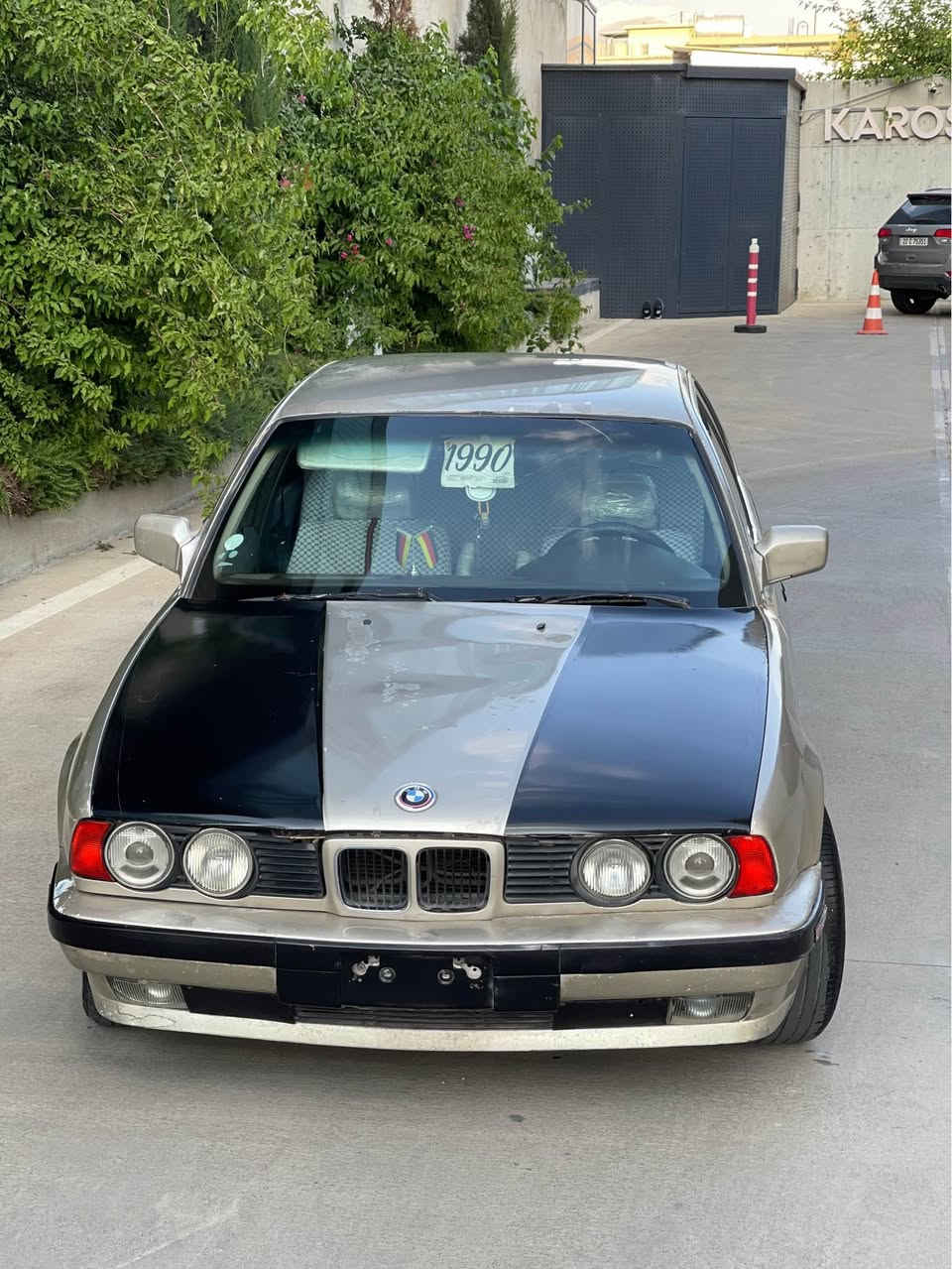 بیئێم 520i 
مۆدێل 1990
گێڕ عادی 
گێڕو مەکینە بەشەرت
کارەبایی هەموەیی مەزبوتە بەشەرت 
ڕەقەم هەولێر  تەحویل ناکرێت 
ماڵی مەدەنی حجز ئەوالیات بەشەرت 
شوێن سلێمانی 
سعر 33 گەڵا معامەلەیە کەم 
ژمارەی تەلەفون 
*********** السليمانية, العراق
