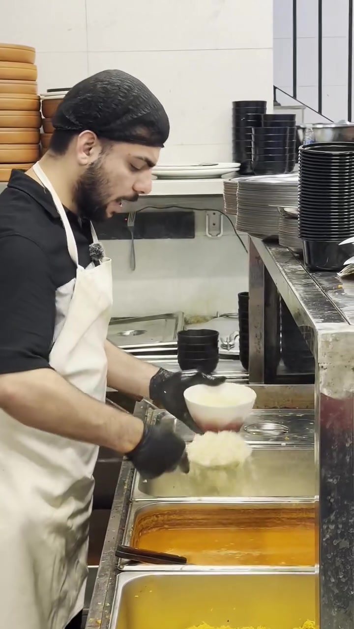 🔥 طريقة تحضير قوزي اللحم العراقي من مطبخ “مندي وتنور” إلى صالة الزبائن 🍖🍚
عيشوا ويانه تجربة الطعم الأصيل والنكهة العراقية اللي أكيد راح تخليكم ترجعون بكل مرة… طعم يسبب الإدمان 😋🔥

📍 وكالتنا من بغداد إلى بلد
العنوان: قضاء بلد – شارع السيد محمد (ع) – مقابل إعدادية الصناعة

📞 خدمة الزبائن:
***********
***********

📲 تابعونا على صفحتنا الرسمية:
[مندي وتنور على فيسبوك](https://www.facebook.com/share/18akbb7Pow/?utm_source=chatgpt.com)
