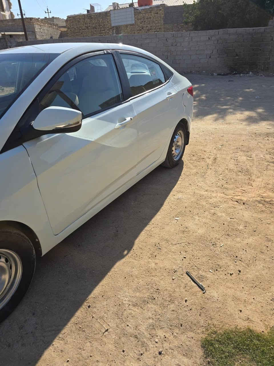 السلام عليكم اكسنت موديل 2013فول ماعده الفتحه مكينه 1600وكير وحداديه ع شرط بسمي مداور ثاني يوم 
سياره مصبوغه حزام بدون ضربه قويه مكان نجف شارع المطار ***********
***********
السعر 77وبيه مجال
