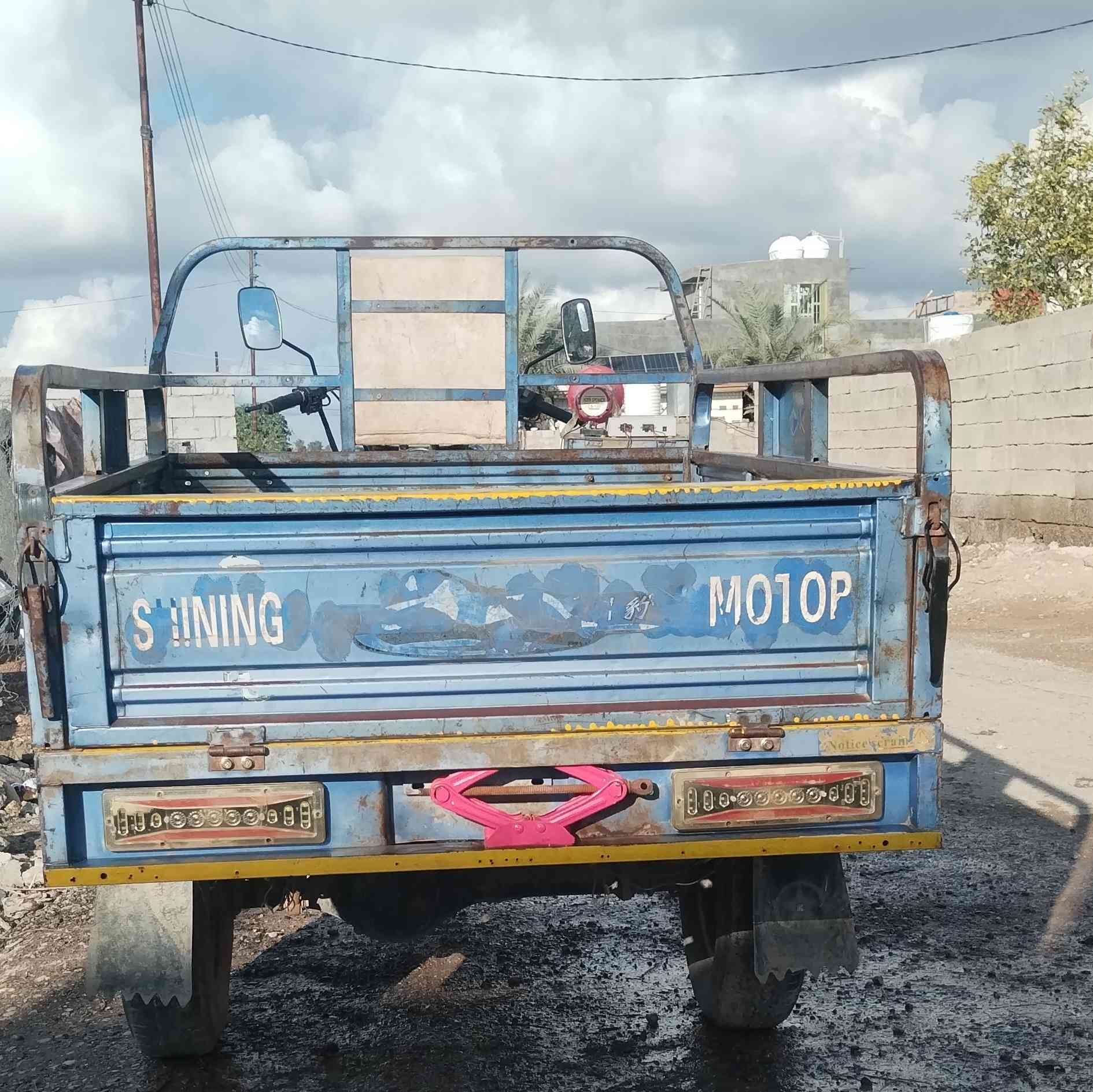 للبيع ستوتة أم الطير2018 فحل عالي قلاب كفالة عامة كير محرك أكسل شاصي ركبة بلادية شاصي ثقيل أستيراد وكلاء الجنوب شرط الترقيم منفيس كامل ٥ أوراق + ورقة وأسم الشركة والوكيل مع ملحقات سبير + جك والصفاحيات ملات الجدر موجودات للطلب والاستفسار الاتصال ع *********** المكان ديالى/ الخالص /ناحية السد العظيم المركز
