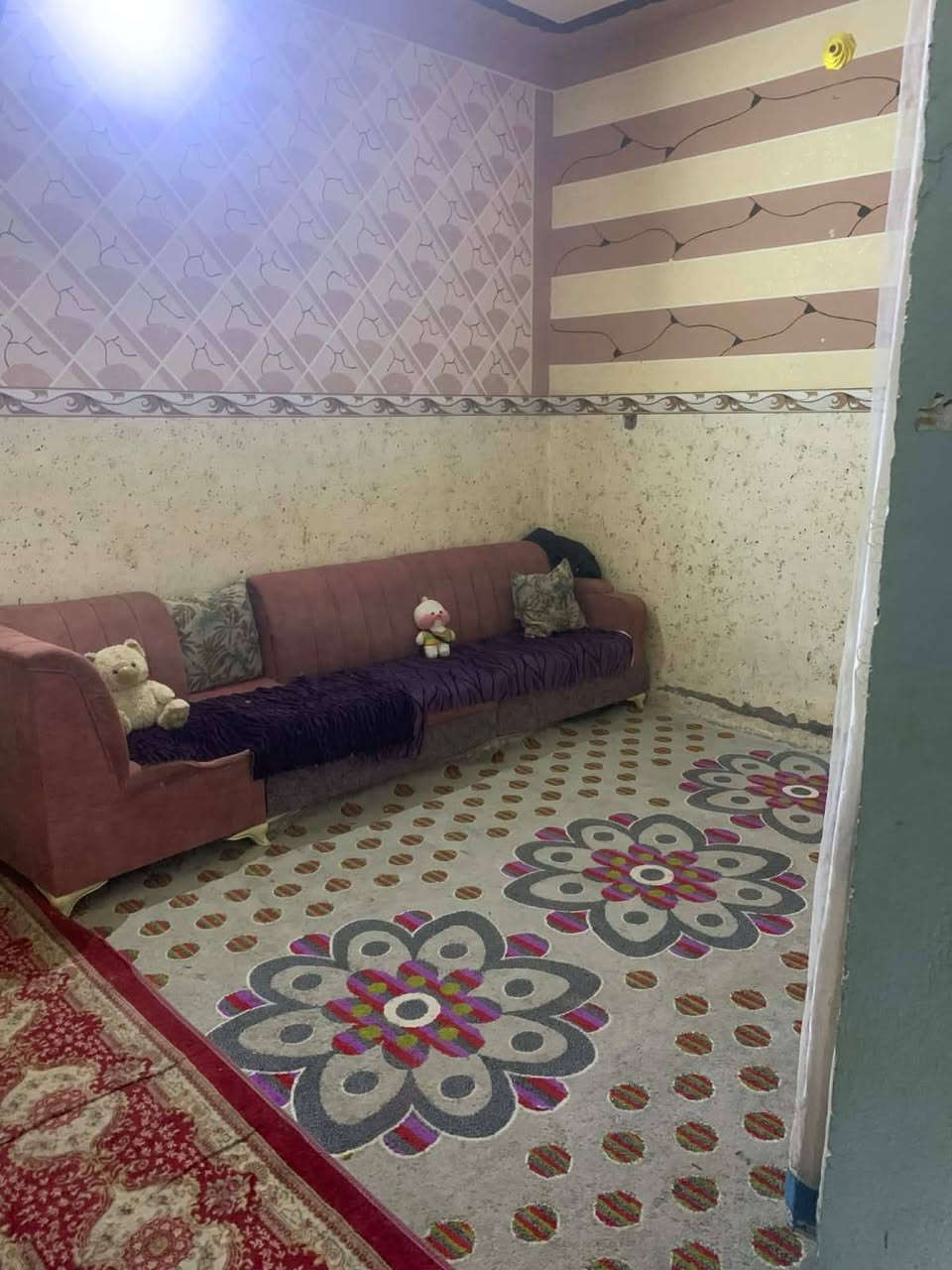 ***********
بيت ٥٠ متر بحي النداء منطقة ال ٥٩ بصف الركن  البناء عكادة يحتوي البيت بالطابق الأرضي على مطبخ + صالة كبيرة + حمامات داخلية وخارجية 
والطابق الثاني غرفة كبيرة 

البيت معروض للبيع 
سعرة 42 وبي مجال
