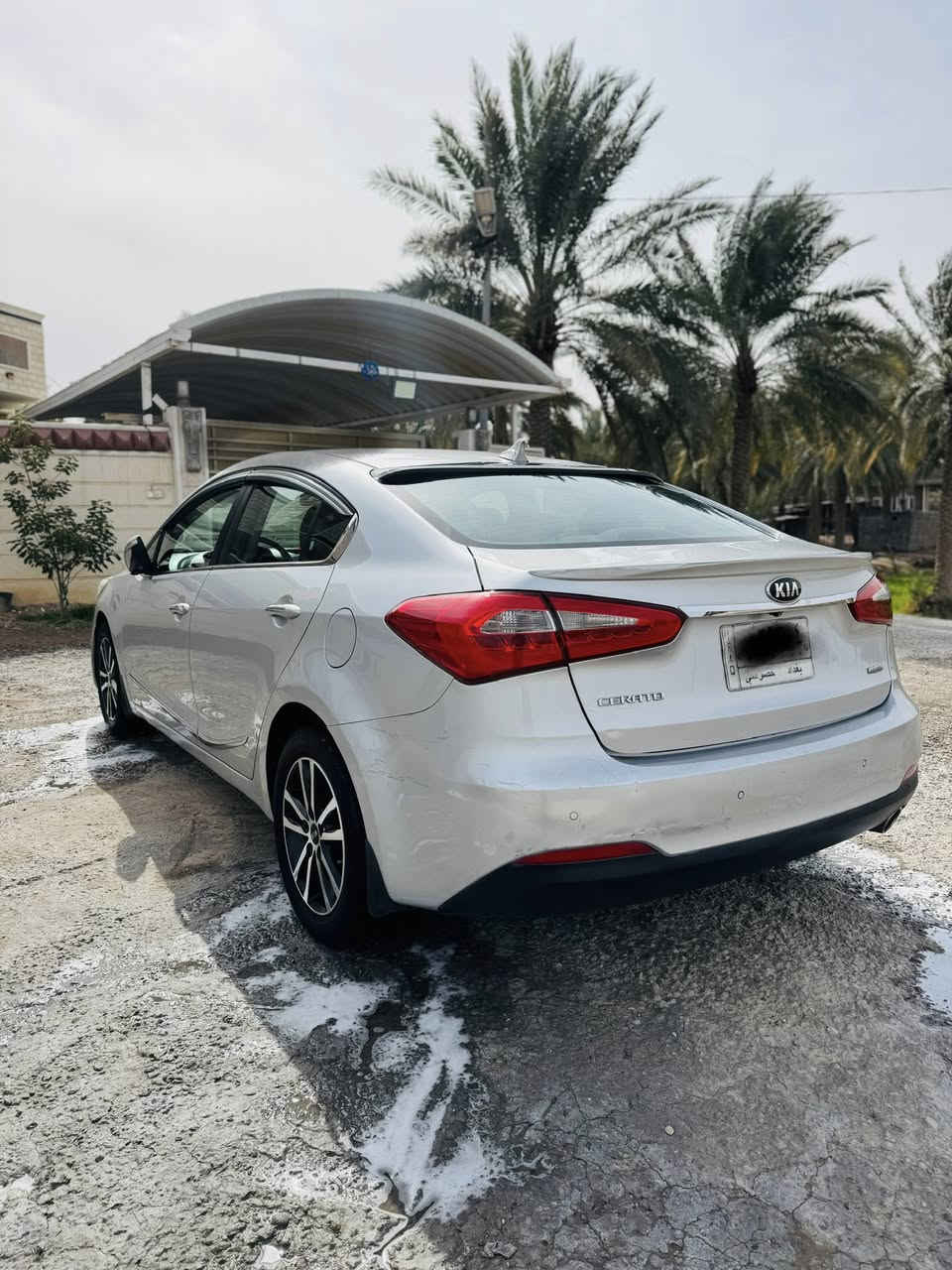 السلام عليكم 
سيراتو 2015 خليجي رقم بغداد 
موصفات يراني vip فول الفول 
محرك 2000دوش شرط ممفتوح 
سياره جاهزه وكل نقص مابيه 
السعر 128 وبيه مجال بسيط للشراي 
اي استفسار اتصل ب ***********
مكان سياره كربلاء
