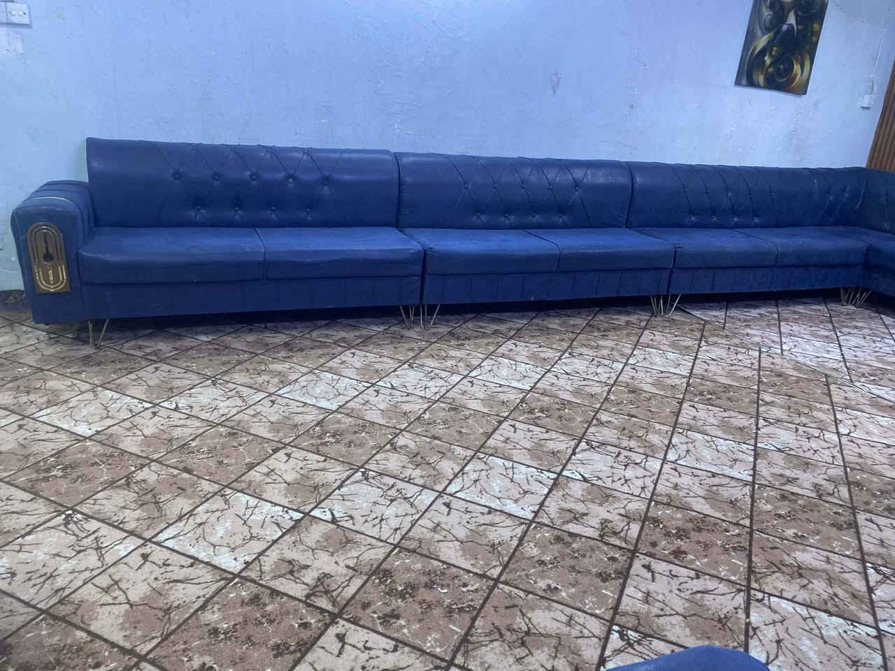 ديوان 22 نفر نضيف بدون ضرر 550 وبي مجال المكان الكاظمية يوجد توصيل ***********
