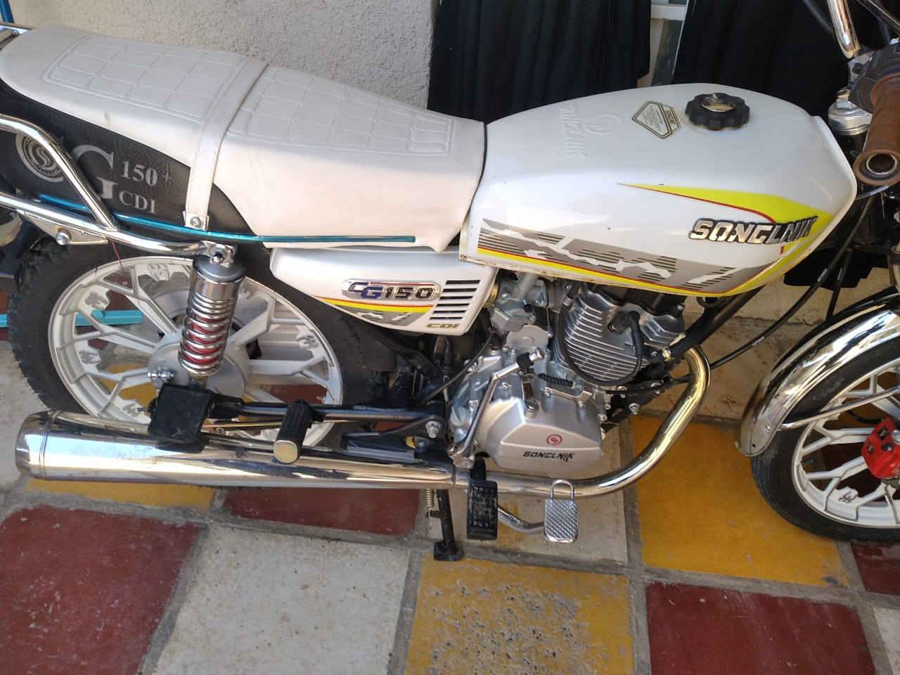 درجه الئ البيع  سفان 225 جديده مكان الحله بابل رقم 📱 *********** مكان الحله بابل  السعر 825 وبه مجل
