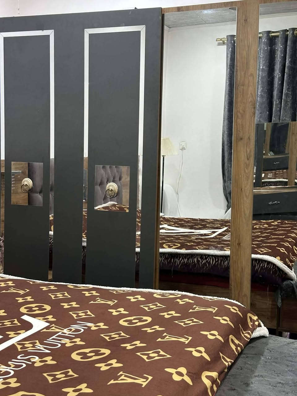 عندي غرف لل بيع سعر ٦٠٠ الف بي مجال بس جكمجة بيه ضرر عنوان موصل حي زراعية الأول


**إذا كنت صاحب هذا الإعلان وتريد حذفه لأي سبب، رجاءا أرسل رسالة إلى الدعم الفني**