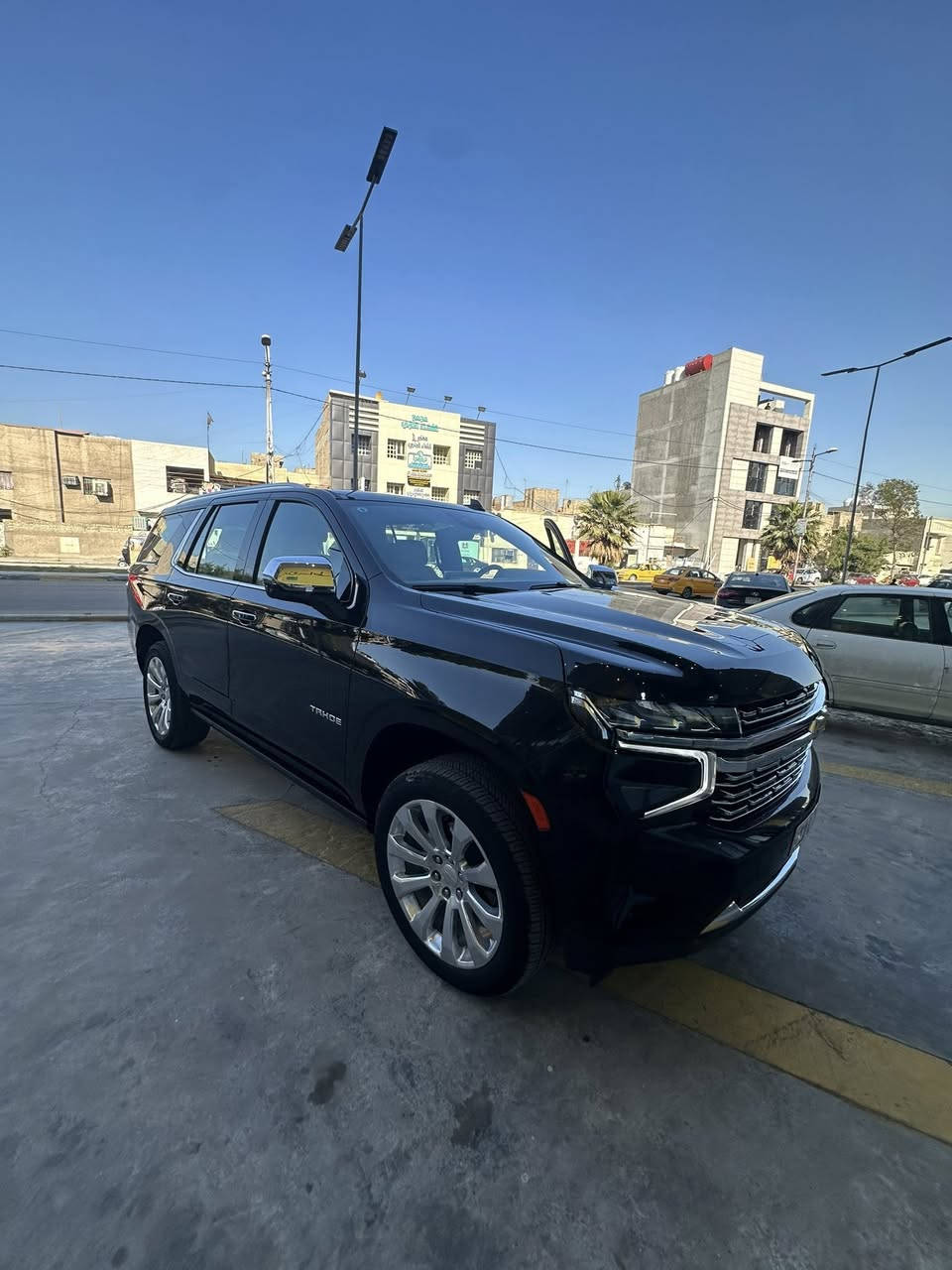 السلام عليكم تاهو موديل 2023 بريمر 
وكاله المنصور كفاله ماشيه 20 رقم بغداد
السياره بريحه الشركه العنوان بغداد 
***********
