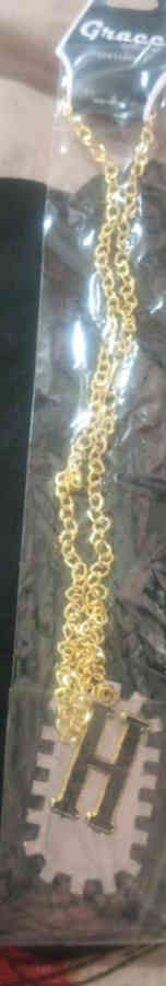 اكسسوارات نسائية 
شال طوك زنجيل احرف تلبيسه شعر لفاف ويه الملابس كفرات 
تحطيم اب 250 دينار 
عنواني الدورة شارع 60 
*********** وتس اب
