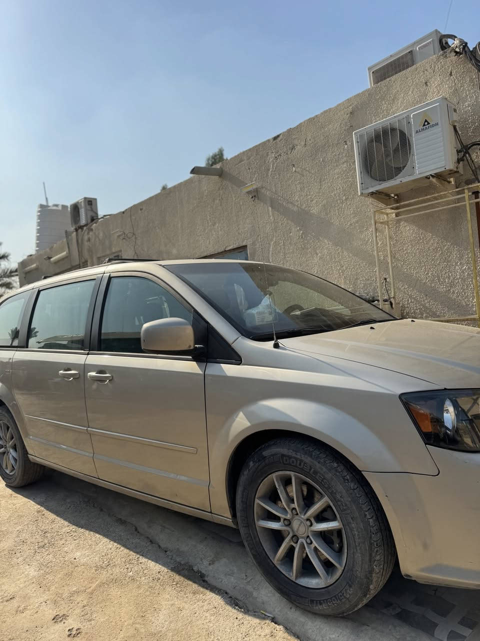 السلام عليكم
سياره دوج كرفان ٢٠١٤
سياره جي تي
سياره كلين بدون حادث
سياره كامل مواصفات واحد على واحد
سياره ابواب كهربائي
جنطه كهربائيه
بردات بلاديه
كراسي اماميه كهربائيه
كراسي خلفيه و اماميه تدفئه
تشغيل عن بعد
تبريد ٣ قطع ثلج
محرك ٣٦٠٠
تخم تاير جديد
السياره رقمها بغداد
سياره ما مشتغله على الخط مال بيت 
السعر ١٦٥ وبيها مجال 
مكاني بغداد 
الرقم ***********
