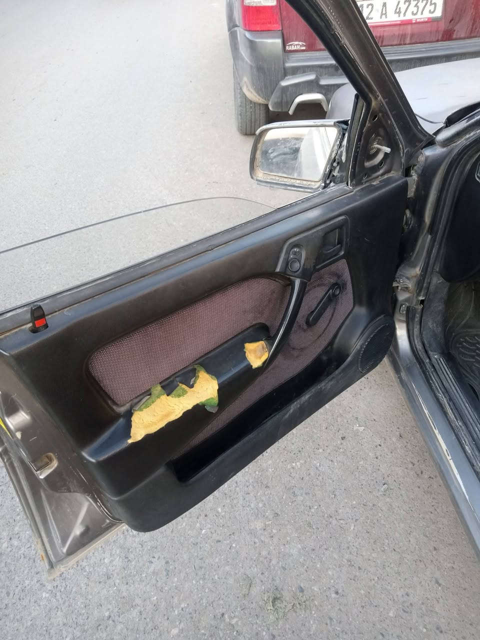 حجم 16 موديل 92 سنويه خضره شرط التحويل ماكينه كير شرط سياره مال جناي بدون ضرر بيها خياس دواير  كاربون بيها مكان موصل السعر 33 بيها مجال.. ***********
