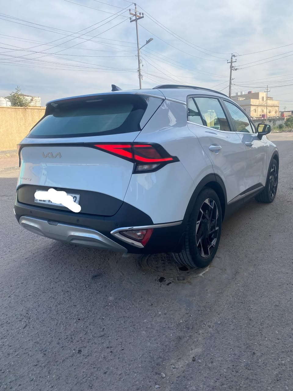 السلام عليكم كيا سبورتج للبيع خليجيه فول مواصفات كفاله عامه مديل 2023  رقم اربيل باسمي ماشيه 29000 
للاستفسار ***********
السعر 235 وبيهه مجال 
مكان السياره بصره
