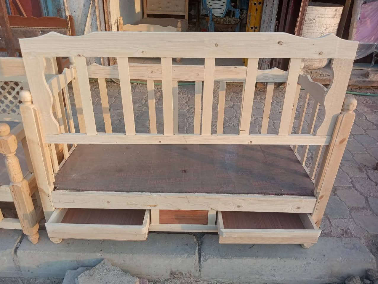 وصول جرابي خشب تزكام وبأسعار مناسبة وجرابي حديد ثقيل تتحمل اوزان ثقيله وبأسعار مناسبة وتخفيضات هائله للاستفسار  و الاتصال واتساب  *********** توجد خدمه توصيل مركز الناصريه والغراف والنصر
