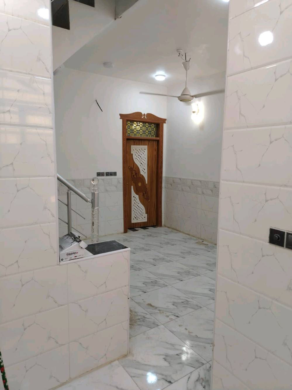 بيت للبيع سند 25 عمود ١١١
50 متر غرفتين وصاله وصحيات بالطابق الأول والثاني ومكشوفة.......