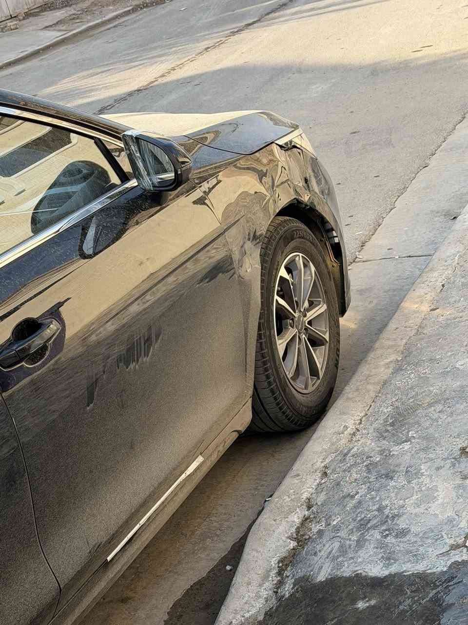 بي واي دي DESTROYER 05
لون اسود
موديل 2025
رقم بغداد جديد
ماشيه ع بانزين  4000
ماشيه ع كهرباء 2000
المجموع الماشيه عليه سياره 6000
سياره بيه حادث 
نفس الي بل صور فقط جاملغ امامي وجاملغ خلفي ثنينهن يرجعن بارد فقط هذا 
سياره بعدهي جديده داخله نضيف 
سعره 17ونص مو شراي لا تعبني لا تعلق 

تواصل واتساب او تصل ع رقم 
***********
