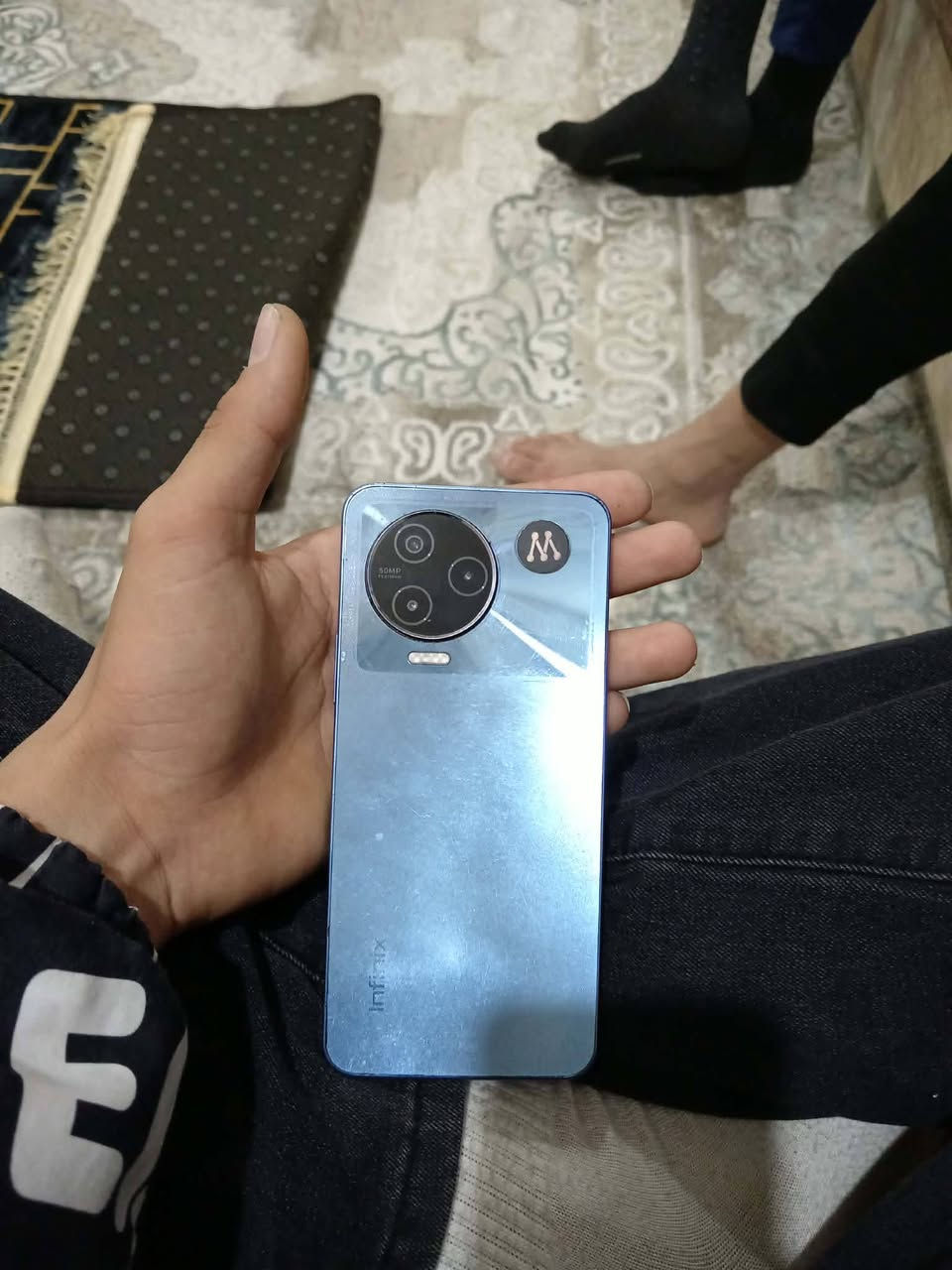 السلام عليكم عندي مبيل للبيع مبدل شاشه اصلي نوعيه انفنكس 60فريم رام 12سعر 125بي مجال  مكاني كركوك طريق بغداد يم بولي ڤارد الرقم ***********
