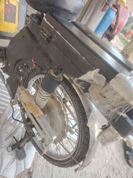 سلام عليكم دراجاه شحن نوعيه قديمه بس قويه حيل دراج ابيع كوم حديد معا لعلم انو هي تشتغل بس من تركب بيه ما تمشي لن بيه نقص بطاري وحده بس اب ٣٥ الف سعره جاهزه من كلشي سعر ١٠٠ او بي مجال لشراي مكاني شرطه رابعه قرب دوانم رقم *********** وافق ادمن
