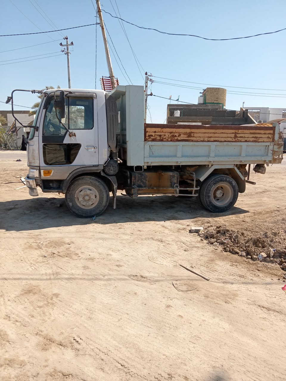 هينو أنكر قلاب للبيع موديل ٢٠٠٥ تك قماره مكينه ٤ بستم حجم ٨٠ رقم نجف اصفر بسمي المكان ديوانيه قضاء الشنافيه للتواصل ***********
