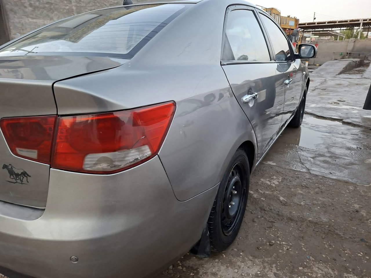 السلام عليكم للبيع فورتي ٢٠١٠ لسياره بيه شويه من الداير لخلفي ولجاملغ الايسر بيه صبغ ونص لبنيد رقم اربيل لدولي تريد وكاله تحويل مكان بابل حي الزهراء  ***********
