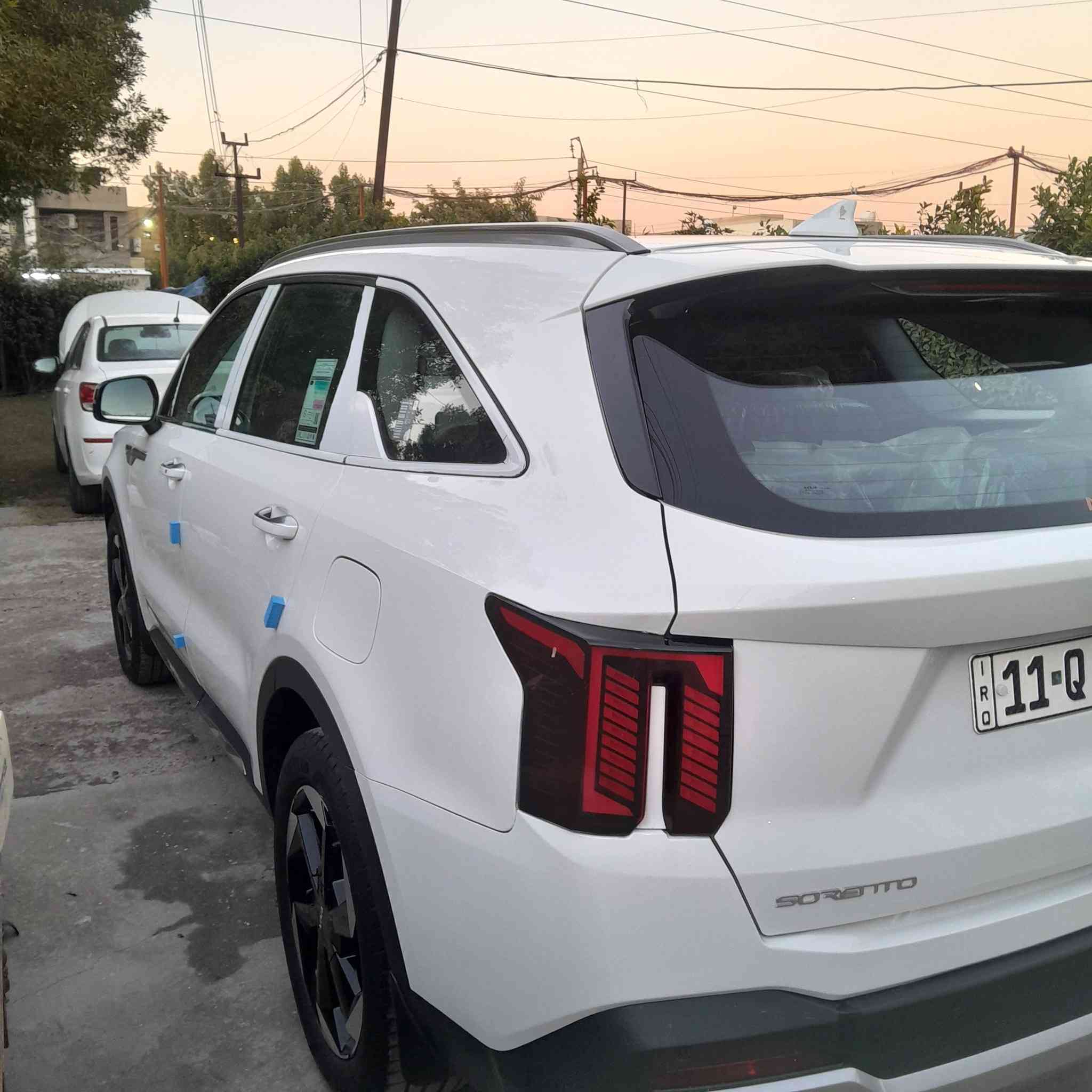 السلام عليكم سيارة للبيع سورنتو خليجي الشركة الدولية موديل ٢٠٢٤ رقم بغداد السيارة فول بانوراما وكراسي كهرباء ومري شفط وتبريد قطعتين وتشغيل عن بعد وننام ترحيب وبصمة ابواب وبصمة تشغيل والخ محرك ٦ سلندر وماشية ٢٣ بالنسبة للملاحضات / بيهة بارد شي قليل والسيارة ابأسمي ومكاني بغداد والسعر ٣٠٨ وبي مجال للاتصال ***********
