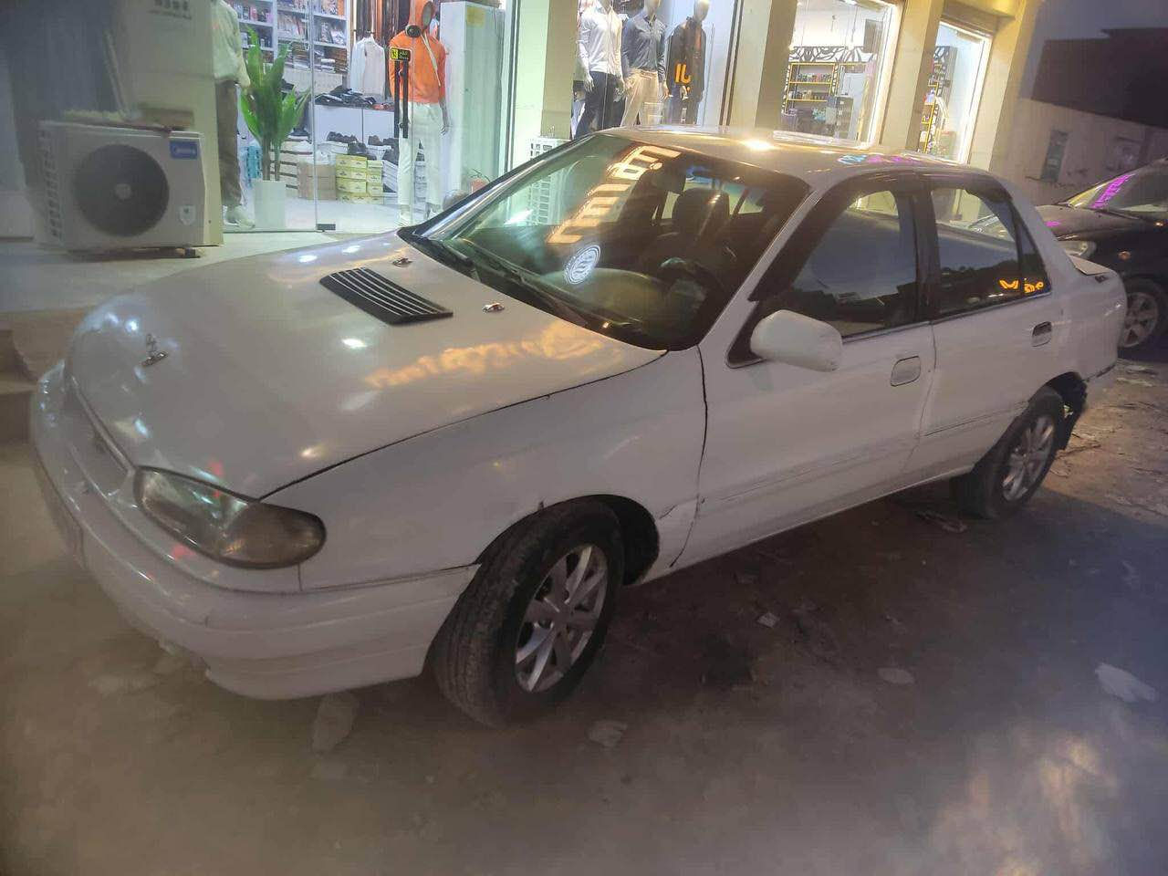 للبيع سيارة النترا 93
كير ومحرك مكفول 
تبريد ثلج بس عايزة تصليح بسيط 
السعر ٢٥ وبيها مجال
مكاني سامراء
للاستفسار *********** Singapore
