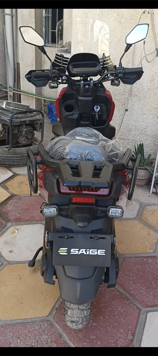 سلام عليكم. دراجه اباتشي فول مواصفات
سرعه 90 

تمشيك بالشحنه الوحده 80 كيلو 

حجم الملف / 2500

بطاريه مسطره 

دراجه نضيفه وكلشي شغال بيه شخطه ما بيه 

سعره 900 وبيه مجال 

 ***********
