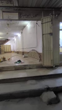 محل للإيجار • دور الضباط • واجهة ٤م