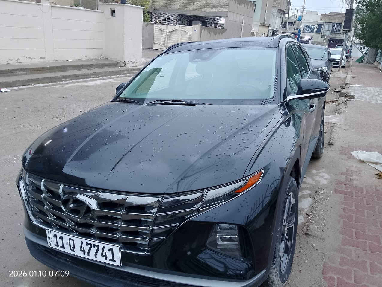 السلام عليكم للبيع توكسان وارد امريكي هايبرد محرك تيربو 1600 اربع وضعيات قيادة فووول  فتحه بصمه كشنات جلد تدفئة تبريد كير لمس اوودكمه حساسات كامرات 360درجه كامرات بالمري لون اسود داخل جلد اوف وايت مكانها الرصافه الامين الثانية للاستفسار *********** السعر 210$
