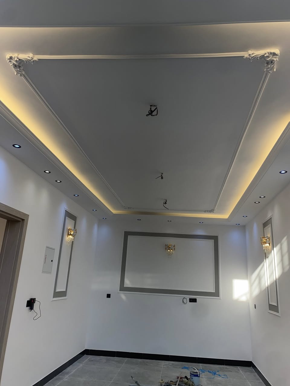 مستعدون لعمل 
الجبس بور 
السقوف الثانويه 
البوسترات الملكيه
الصبغ الداخل والخارج
وباسعار مناسبه جدا 
للاستفسار  
***********
