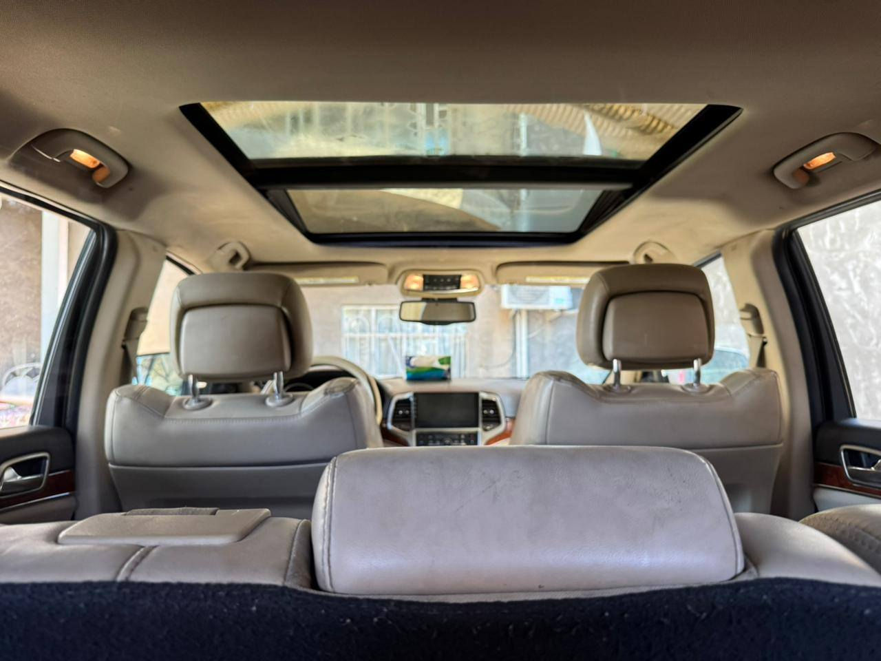 السلام عليكم جيب للبيع فول مواصفات واحد على واحد كير مكينه صدر تبريد كله كفاله بيه قطعتين صبغ جاملغ وبنيد وشويه بلباب السياره كل نقص مابيه السعر 160 وبيه مجال الاتصال ***********
