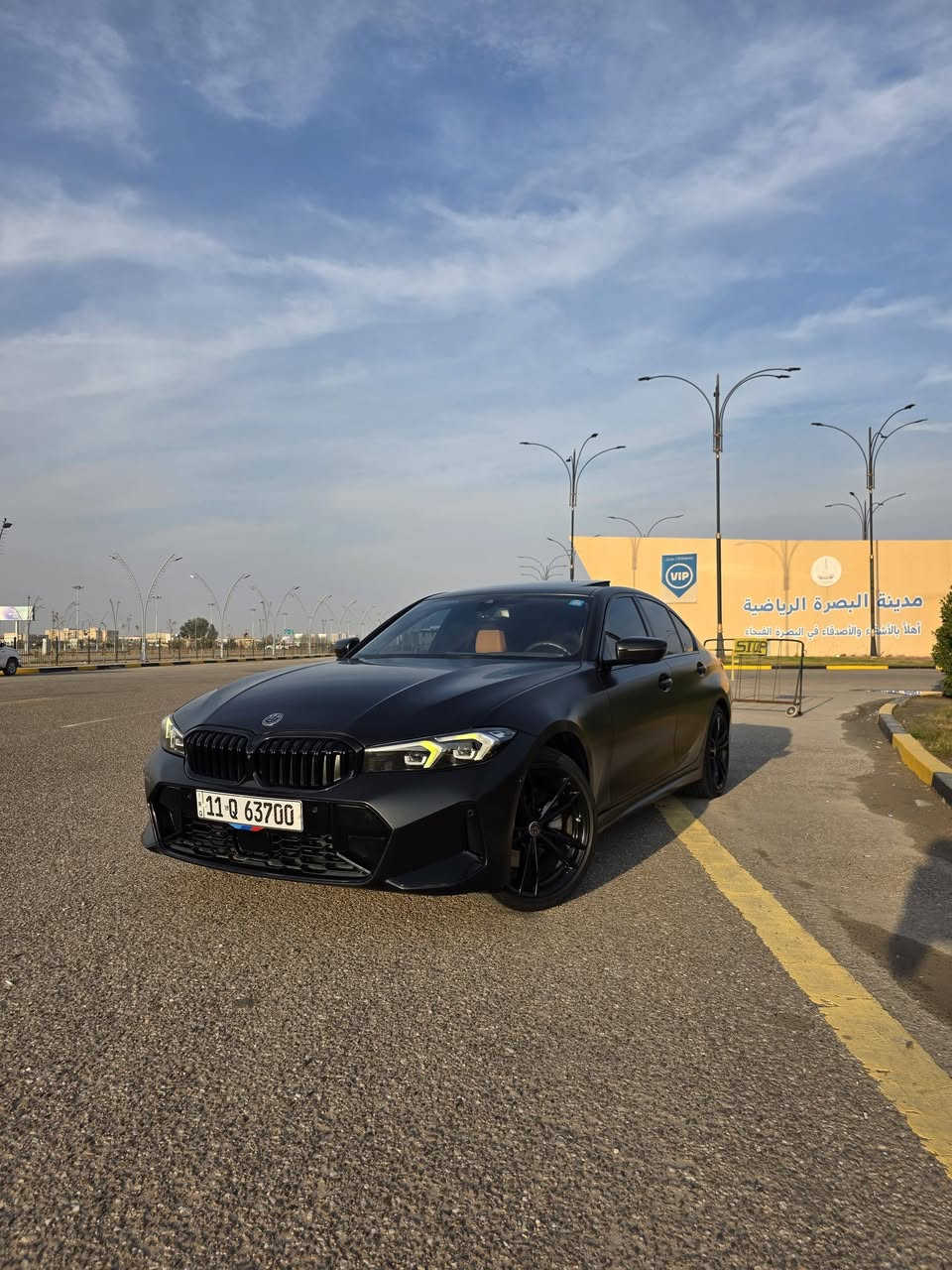 السلام عليكم
رمضان كريم  
BMW 330i Xdrive
4 سلندر B48
ماشية 28 الف كيلو 

السيارة مغلفة ppf ساتن بلاك
لدات امامية مغيره للون الاصفر
عليها داون بايب
وعليها شوته رياضية
السيارة قوية وصوتها كلش حلو
فول مواصفات  
 M package بلادي
داتا شو
harman kardon سماعات
مقاعد الامامية وستيرن تدفئة
كامرات وحساسات 360
قيادة ذاتيه
اوتو بارك + نظام الرجوع الاوتو 40 متر
 نظام النقطة العمياء
صندوق كهرباء + الفتح بالرجل 
وباقي مواصفات الbmw المعروفة
السيارة حادثها سطحي بدون لغد او شاصي 
 جديدة بكل معنى الكلمة بدون اي نقص او مسج

السيارة باسمي 
مكان السيارة بصرة
السعر 36000$ 
***********
