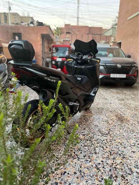 TMAX560 2021  دخول جديد مكفولة كفالة عامة ما شية 9الالف  مكينة   مكفولة اذا قبق الاكلجات  مفتوح ترجع  قايش خارجي اصلي  الدراجة بيهة كفرين كفر الاصلي موجود  ومكفول  من الزلغ  تاخذهن ثنيناتهن  صارلهة 25 يوم بل العراق السعر 81 للاستفسار  المكان بغداد الشعب*********** Colombo
