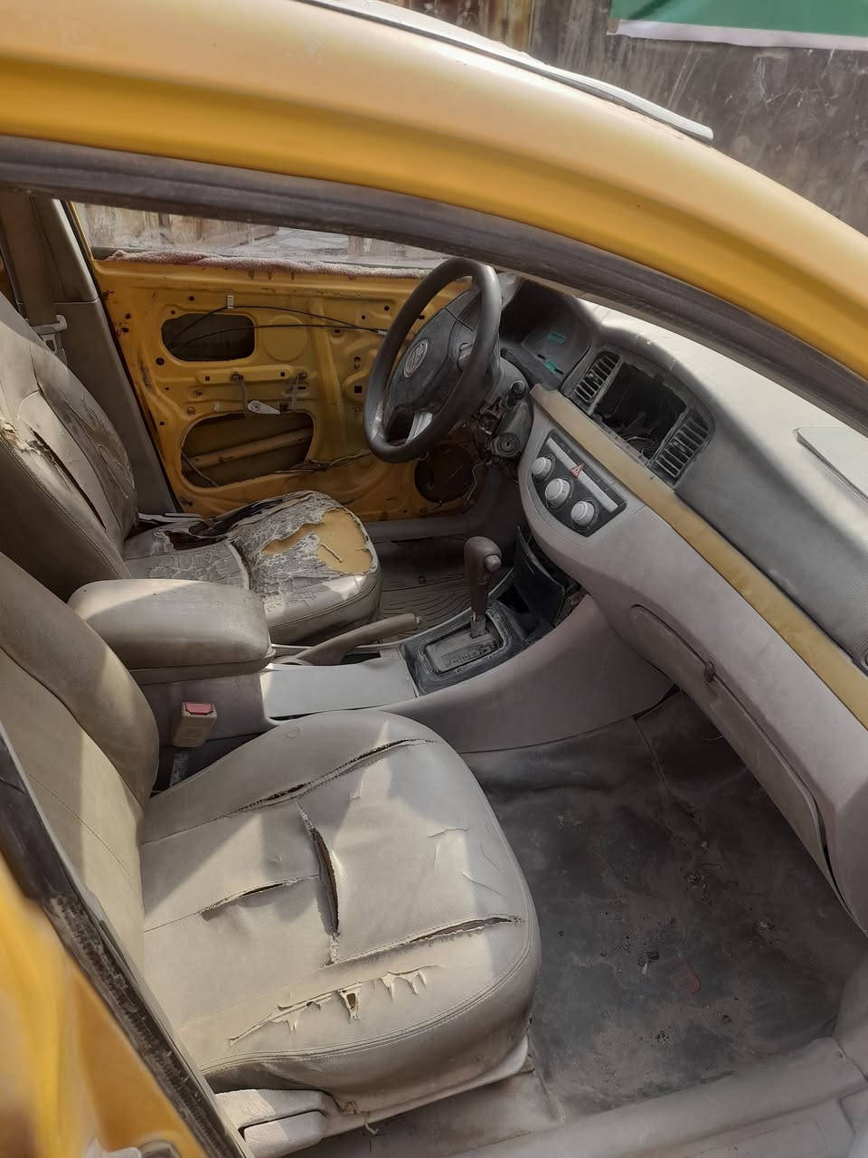 السلام عليكم 
سيارة ليفان موديل ٢٠١١ رقم بصرة راعيها موجود 
السيارة كشرها تعبان بيه خياسات كير ومحرك كورلا  اوتماتيك  سعرها  (عشرة أوراق )


**إذا كنت صاحب هذا الإعلان وتريد حذفه لأي سبب، رجاءا أرسل رسالة إلى الدعم الفني**