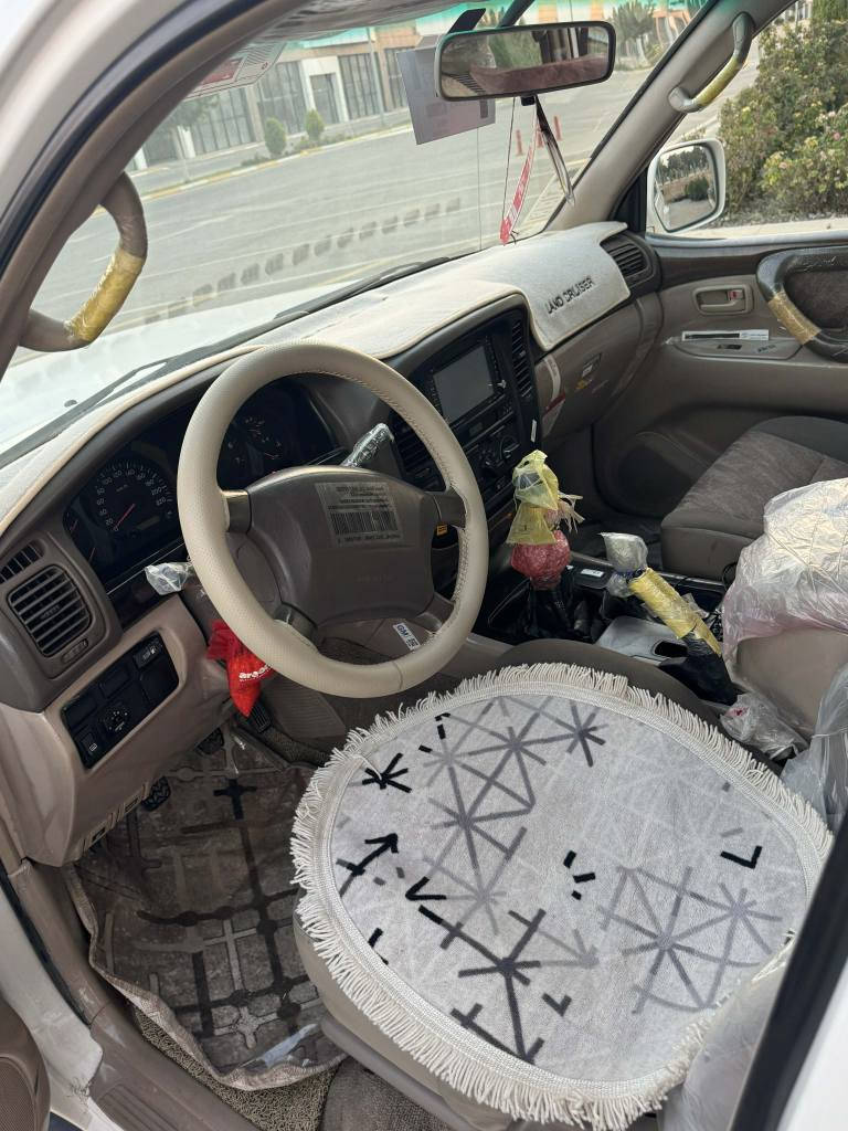 مونيكا مؤديل 2001 سئ روبع نا وزه رد ته بريد سه لا جه ده بل ته نكيوو ده بل سپير سه نه وي تا زه به نا وي خؤمه وه يه تا يه ي تا زه نا وي له حا سيبة نيه به  شةرت پارچةو پةلةيةكي بؤياخة  بي ناوگرتن سه يا ره كه لؤك لؤكه سعري 170 و معامةله لة سليمانية *********** السليمانية, العراق
