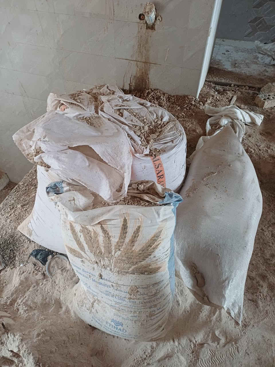 السلام عليكم جص للبيع مال الفلوجه
٤٥ كونيه جبت لوري قبل سبوع لبخت وزاد عندي العنوان كنعان ***********
