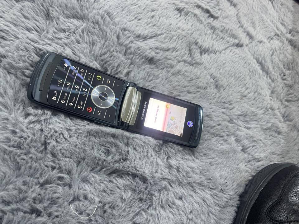 Motorola RAZR2 V8


**إذا كنت صاحب هذا الإعلان وتريد حذفه لأي سبب، رجاءا أرسل رسالة إلى الدعم الفني**