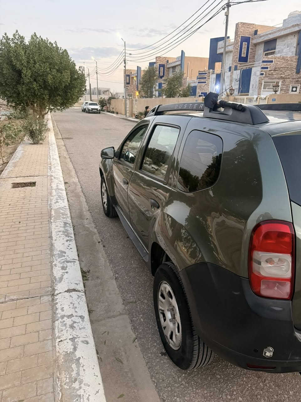 سلام عليكم رينو داستر للبيع او المراوس 
 2016 طالعه بنهاية ال17
مكينه و كير خير من الله كهربايات كله شغاله تايرات نضيفه قبل5اشهر شديتهن سنويه لحد 28 حداديه نضيفه السيارة اخت الجديدة غير متواجد عل ماسنجر فقط وستاب و اتصال *********** مكاني كربلاء الحر  السياره ب اسمي السعر87ورقه
