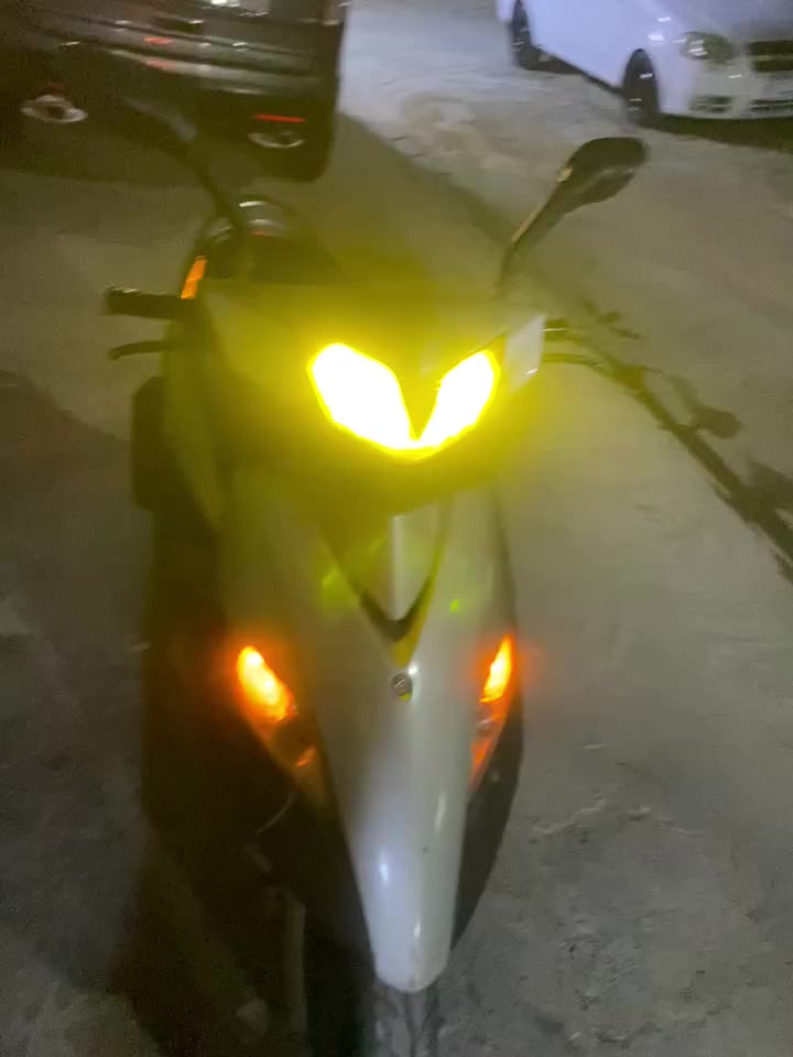 سلام عليكم شباب دراجة ثعلب نضيفة دراجة حلوة ٦٥٠بيها مجال ***********
