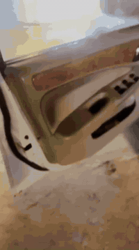 سلام وعليكم شباب نيسان سني
الموديل 2002
النون صدفي 
سياره جاهزه تخم تاير صدر خلفي امامي 
تدفئه تبريد ثلج سياره مناقصها اي شي 
السعر 77 وبيها مجال 
***********
