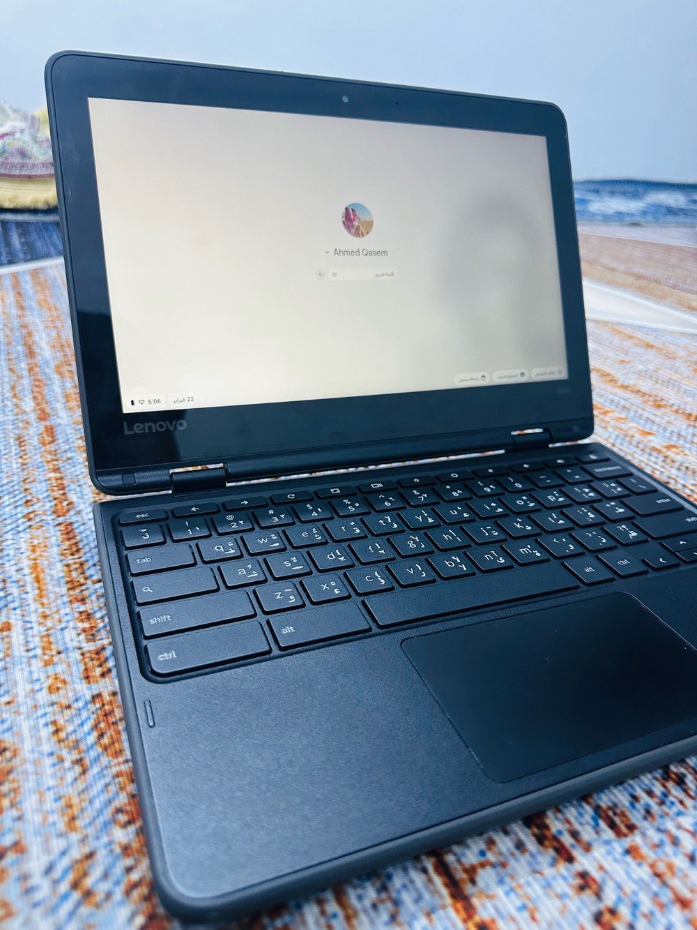 💻 لينوفو 2 في 1: لاب توب بذكاء.. وآيباد بمرونة! 🔄
هل تبحث عن الجهاز المثالي للدراسة، العمل، أو الترفيه؟ إليك Lenovo Chromebook الذي يجمع بين قوة الكمبيوتر وسهولة الجهاز اللوحي في تصميم واحد مذهل.
أبرز المميزات:
• 🔄 تصميم ينطوي 360 درجة: استخدمه كلاب توب للكتابة، أو اقلبه بالكامل ليصبح آيباد (Tablet) للتصفح والرسم.
• 👆 شاشة لمس (Touchscreen): تفاعل مباشر وسريع مع تطبيقاتك المفضلة بلمسة إصبع.
• ⌨️ كيبورد عربي/إنجليزي: تصميم مريح للكتابة السريعة والمهام الدراسية.
• 🚀 نظام خفيف وسريع: إقلاع في ثوانٍ وبطارية تدوم معك طويلاً.
• 🔋 مثالي للتنقل: وزن خفيف وحجم مدمج يناسب حقيبتك أينما ذهبت.
