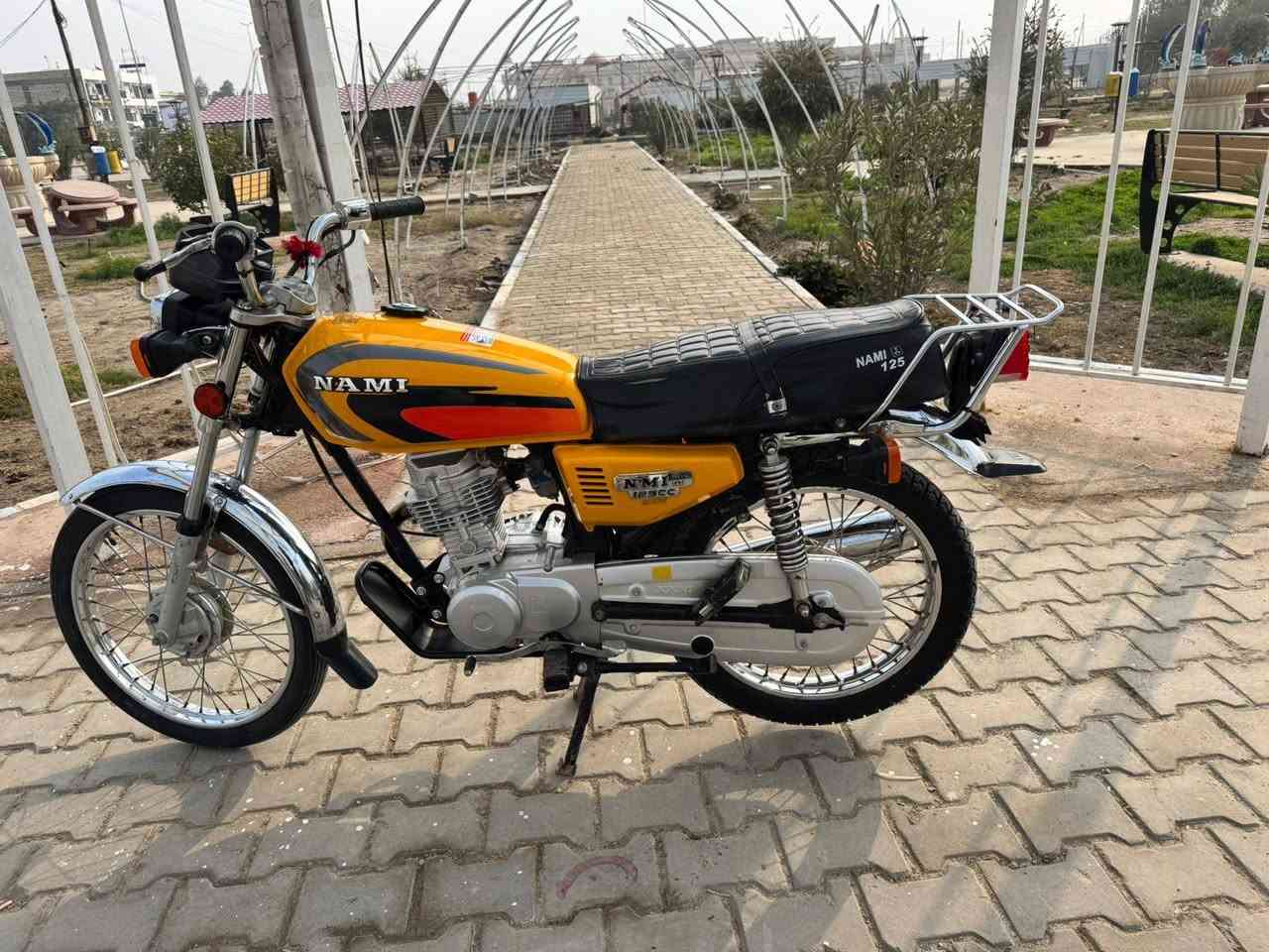 السلام عليكم للبيع
دراجة 4 كير نامه شلامجه شاصي اوراق اصولي وكيله نوار الباشا شاصي موديل 2022 لا مفطور ولا معوج (مكينه+تانكي وصفاحيات+كهربائيات كامله+صدر امامي) كلهن تعمير جديد 
السعر 1,300,000.   (مليون و٣٠٠ ) وبيها مجال 
دوانيه حي الجامعه 
***********
***********
