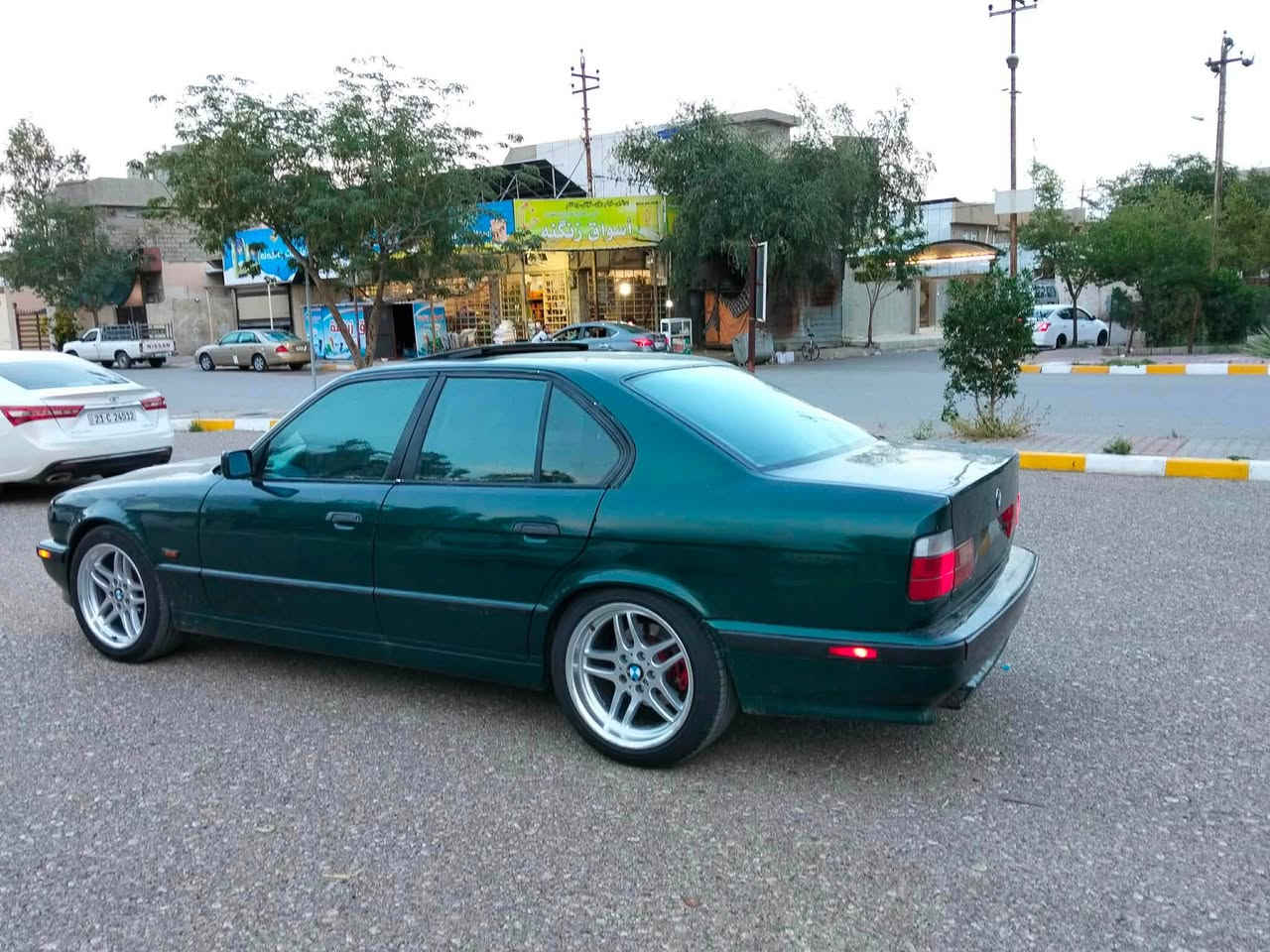 سلام عليكم 
بسم الله ماشاء الله🥰🧿
اسيا// ***********
سياره بي ايم موديل 1992محدث1995ايم  بيلاد 525بيلاد اوتوماتيك رقم سليمانيه بسمنا  انطيك شرط تحويل سياره داخلها اسود او 4 جام كهربائي كشنات كهربائي سياره بس صبغ  عام لل جماليه تايرات جديد تخم ويل جديد بجم عريض محرك كير شرط دفتر بانزين بسمي شراي خابرني مكان سياره كركوك داقوق
