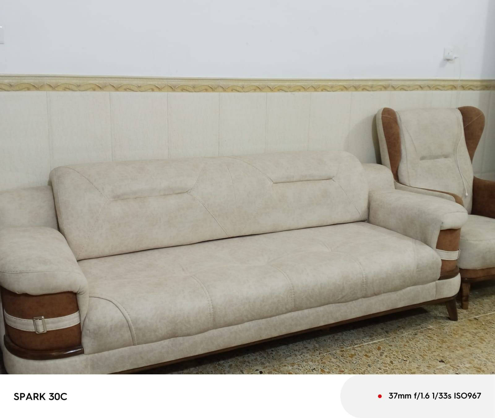 تخم عشر نفرات نظيف جدا 
سعره 900
***********
