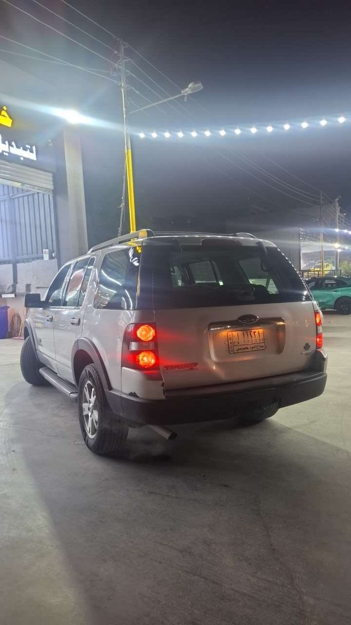 السلام عليكم فورد اكسبلور 2008 خليجي
 رقم صلاح الدين 
6 سلندر 
السعر 95 ورقة وبيها مجال  
***********
