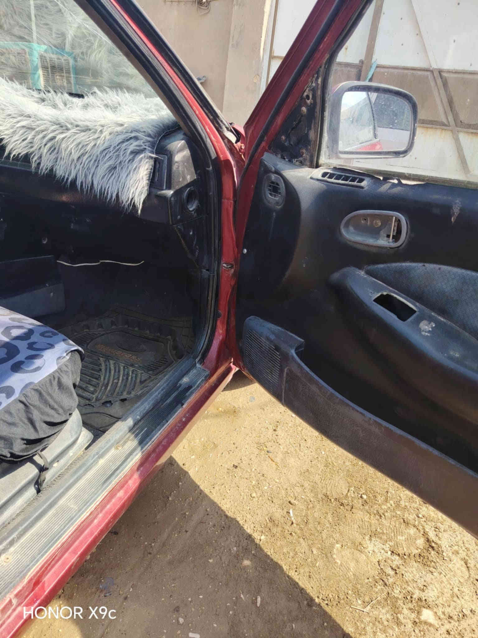 سوناتا موديل ٩٣
كير اوتو محرك ٢٠٠٠
سياره حلوه مال جناي 
السعر المطلوي ٢٠وبيها مجال 
مكان السياره الديوانيه ال بدير 
اي تفاصيل اضافيه اتصل ودلل 
***********
