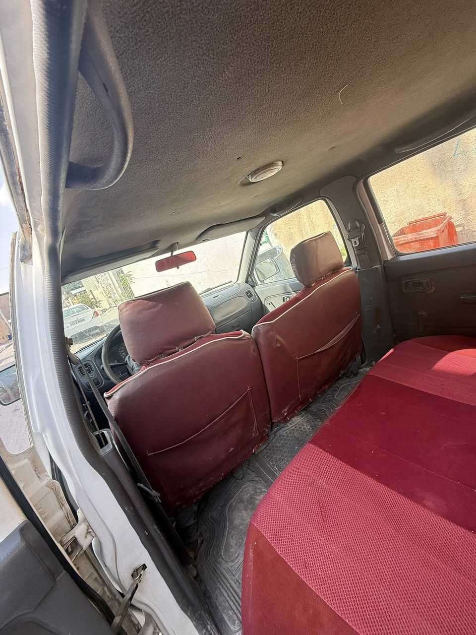 نيسان شبوط 2001 للبيع سياره بيها صبغ أبيعها صبغ عام  سنويه منتهيه ب 2020 كير محرك شاصي كفالة رقمها بصرة وراعيها بالبصرة يريد مداور سعرها 65
***********
