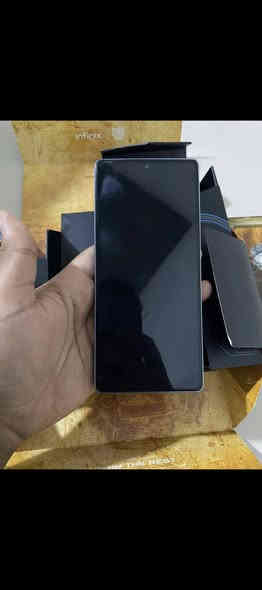 جهاز  انفنكس  gt 20 pro 5g للبيع مبدل فقط قاعده شحن ويشحن ويشتغل كلشي بي طبيعي وراجع مكبوس كبسه راجع اخو الجديد حته ما مبين مفتوح ويا كامل ملحقات شاحن الاصلي + سماعته الاصليه الجهاز نضيف وحته لزكه شاشه من اول ما شتريته مركبها خاف بل صوره مبين عبالك مفطور الشاشه ترا هاي اللزكه. 
 الشاشه نضيفه ولا زلغ بيها ذاكره  256 للبيع سعر ٢٧٥ قفل 
البصره - المطيحه 
للتواصل 
***********
